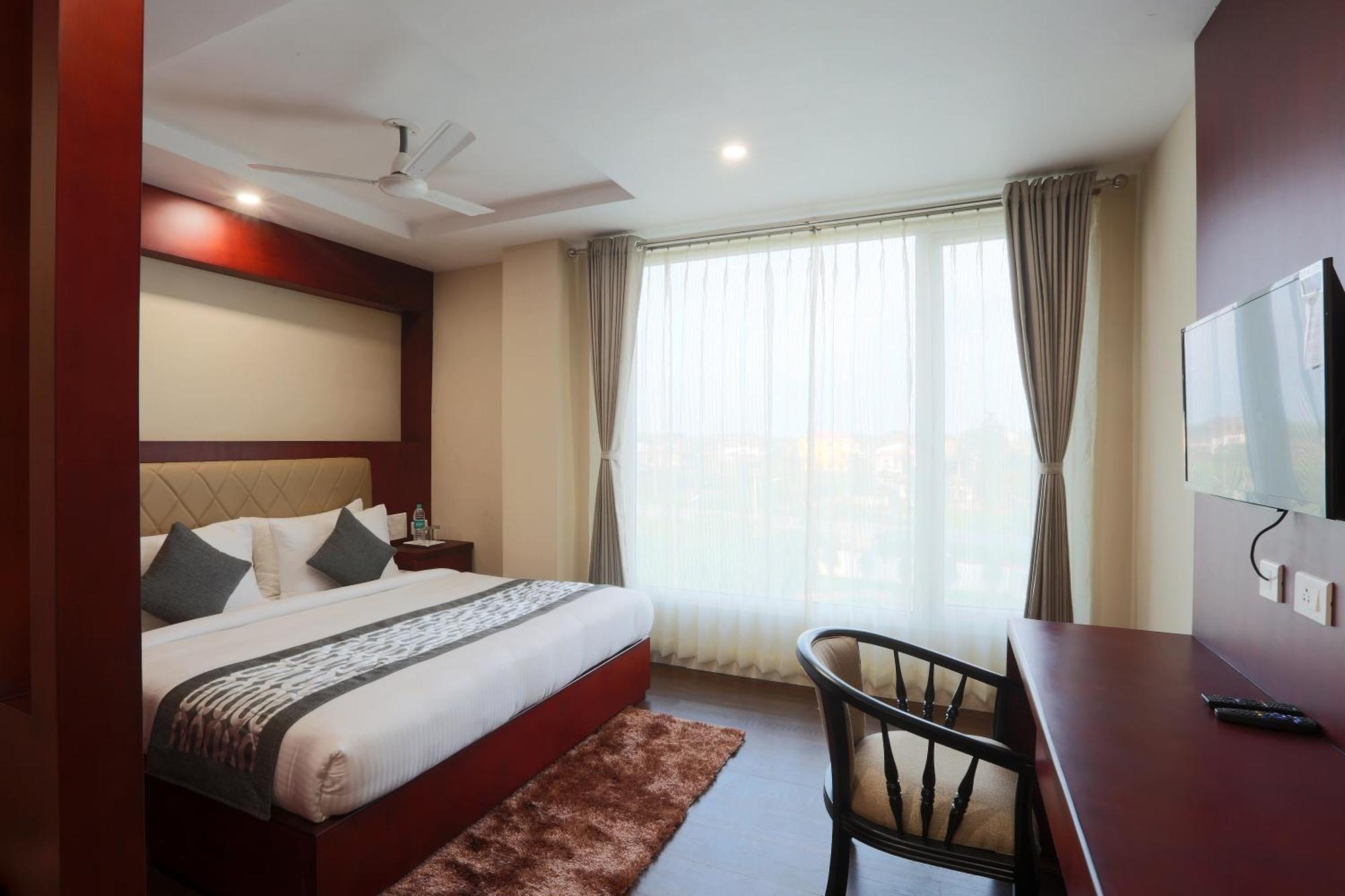Oxmo Delhi Airport 4* New Delhi